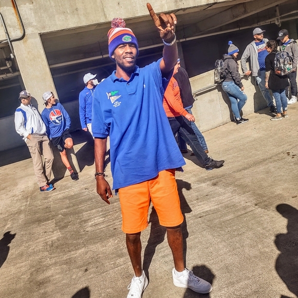 It's alot of low ballers on Poshmark‼️😏 - Picture 8 of 11